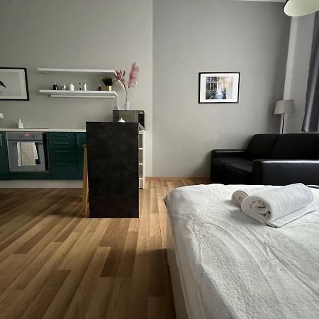 Przy Alejach Apartment Красков Екстериор снимка
