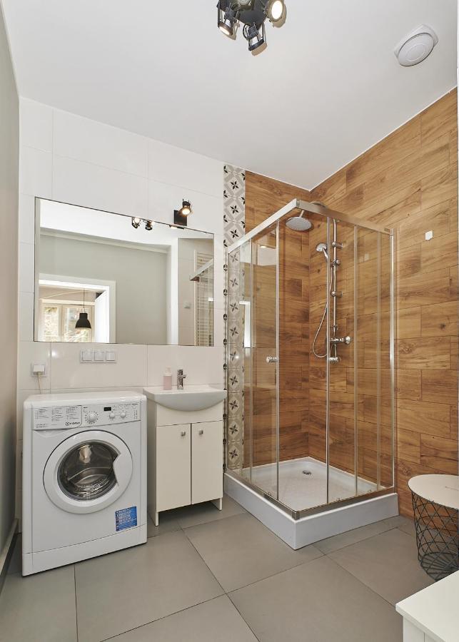 Przy Alejach Apartment Красков Екстериор снимка