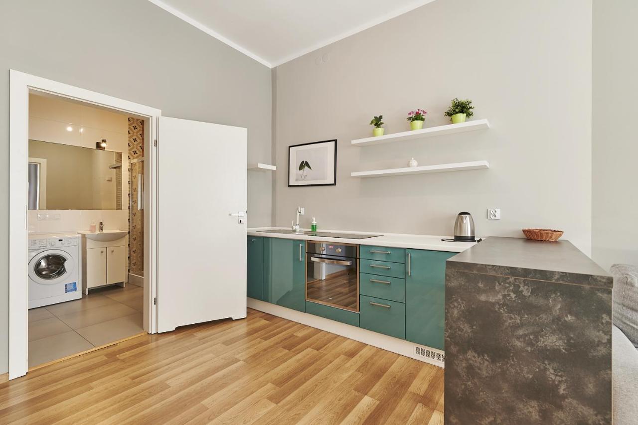Przy Alejach Apartment Красков Екстериор снимка