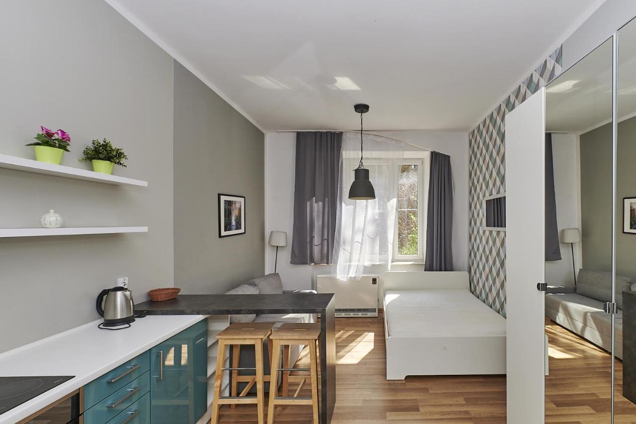 Przy Alejach Apartment Красков Екстериор снимка